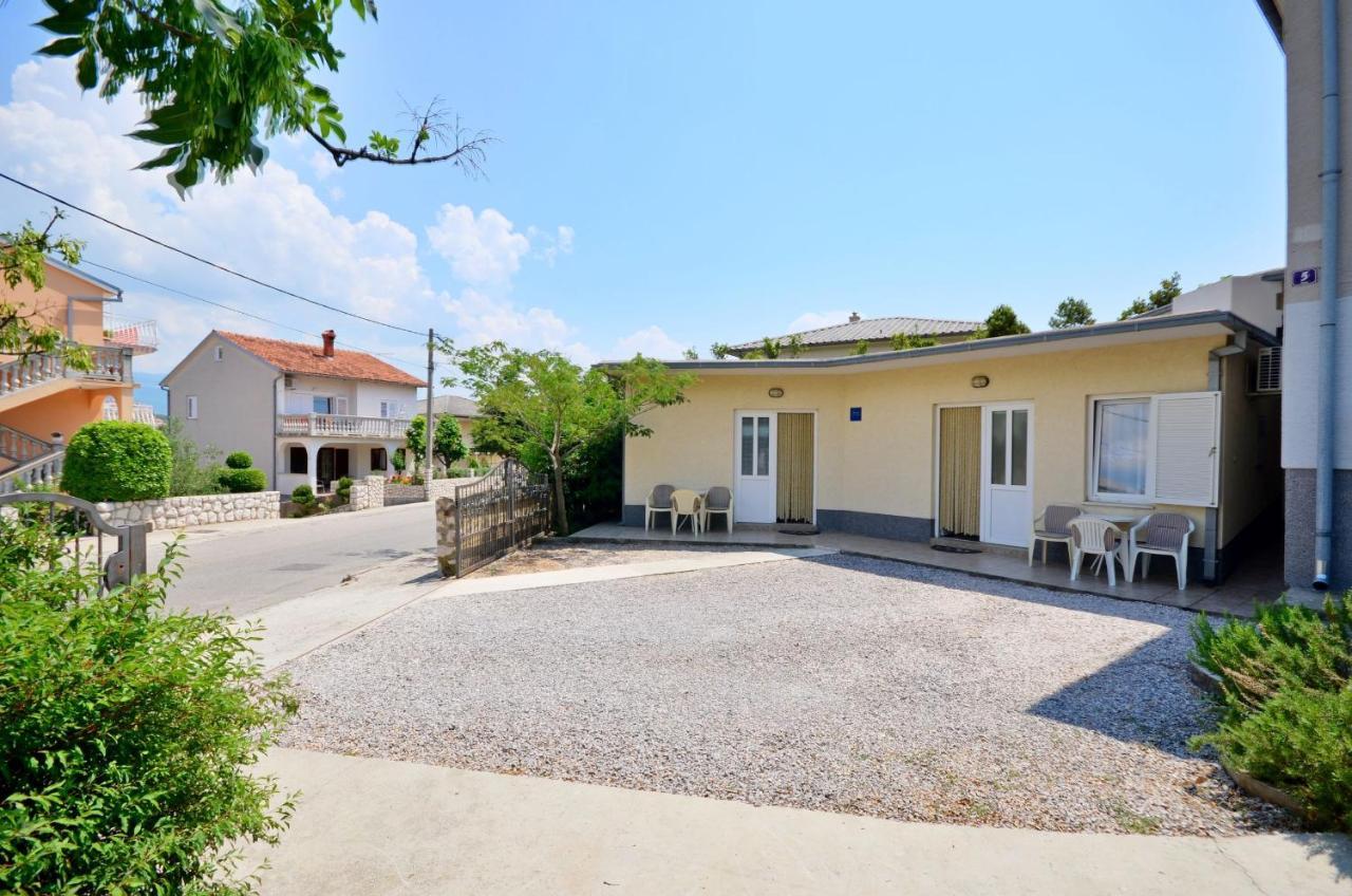 Apartments Branimir Novi Vinodolski Exterior photo