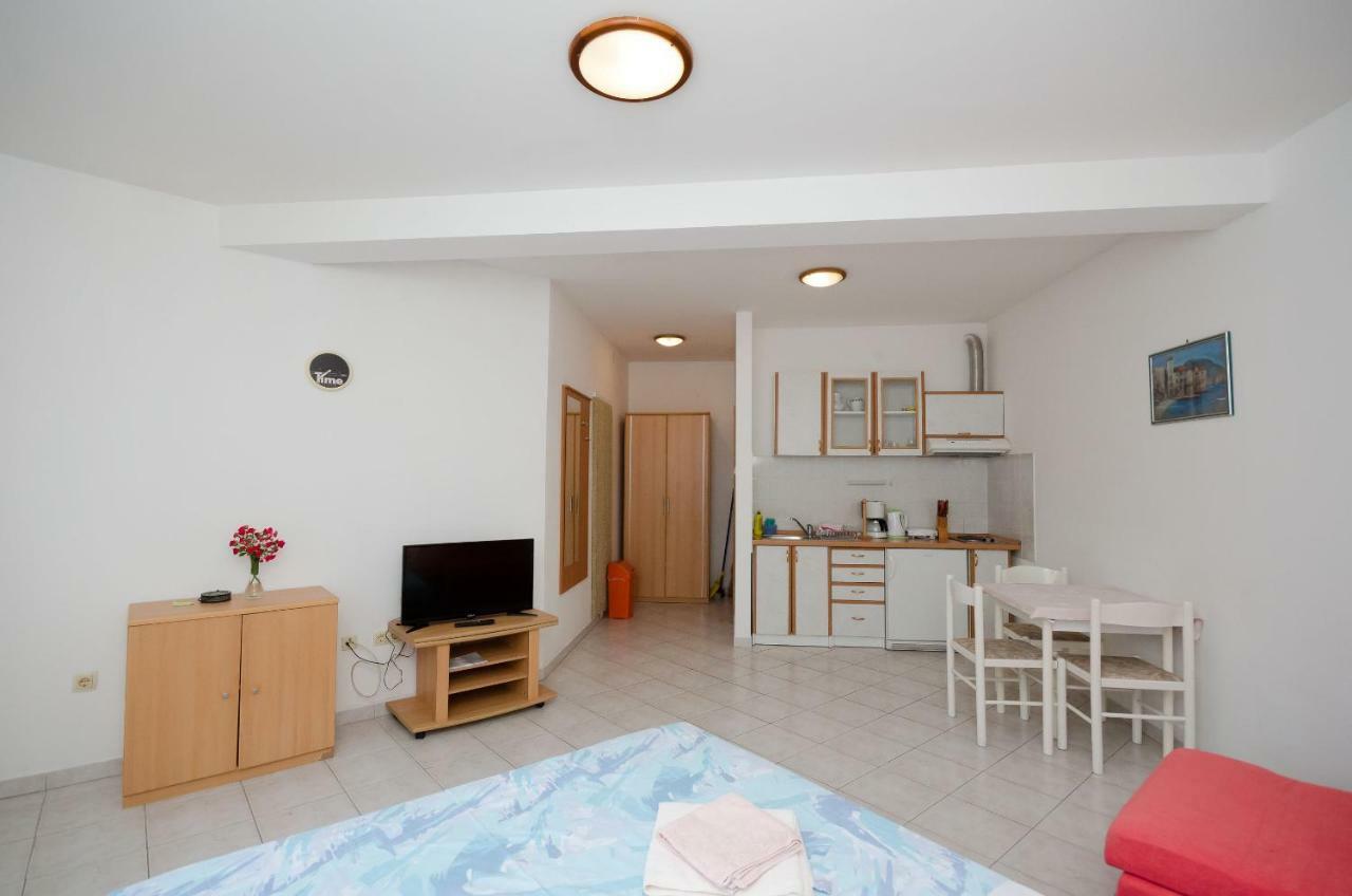 Apartments Branimir Novi Vinodolski Exterior photo